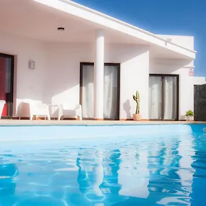 https://el-jardn-de-juanita.in-canary-islands.com