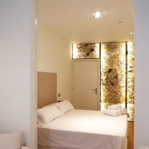 https://cosmopolitan-boutique-hostal.catalonia-hotels.com